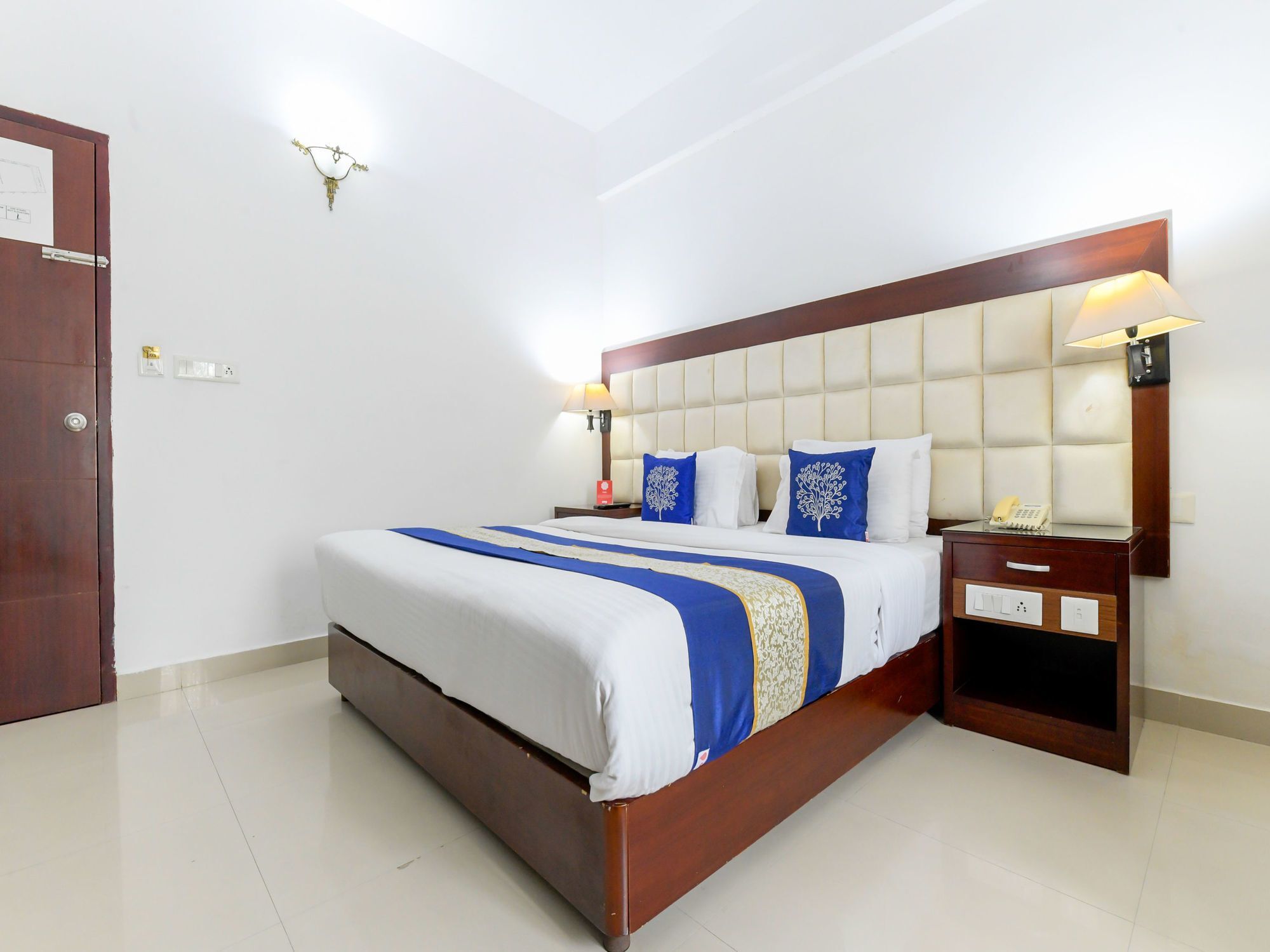 Отель Oyo 7188 Ajantha Regency Коччи Экстерьер фото